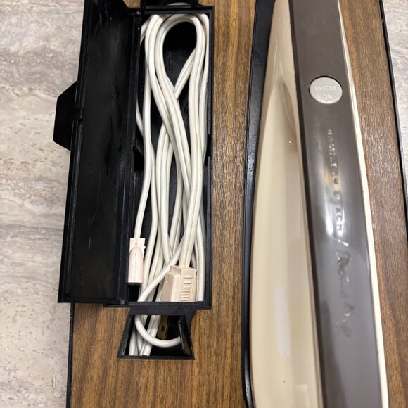 Vintage Hamilton Beach Electric Knife - Picture 2 of 5